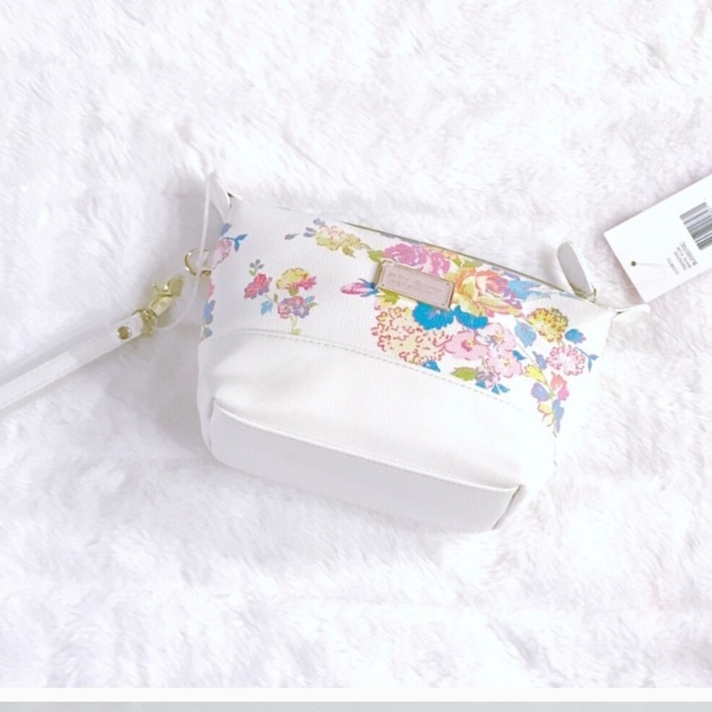 Betsey Johnson Versatile High Quality Floral Cosmetic /Wristlet Bag - Picture 4 of 10
